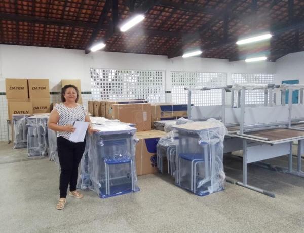 Mais de 37 mil equipamentos e mobiliários foram entregues para escolas pela Seduc