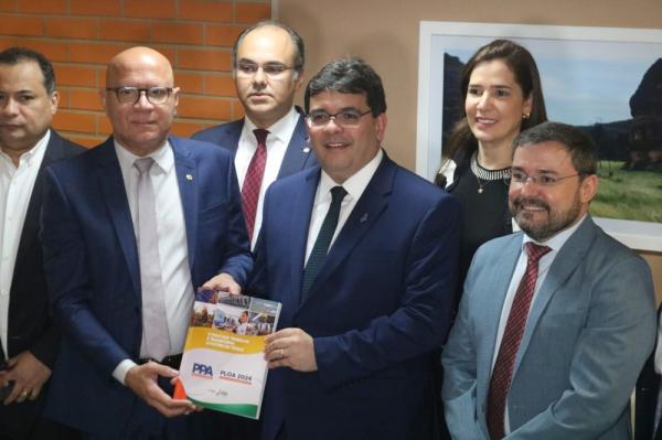 Governador do Piauí apresenta Lei Orçamentária para 2024 com previsão de R$ 19 bilhões