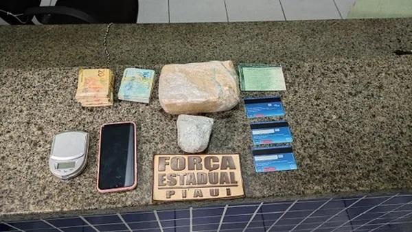 Polícia cumpre mandados de busca, prende dez pessoas e apreende armas de fogo e munições no Litoral