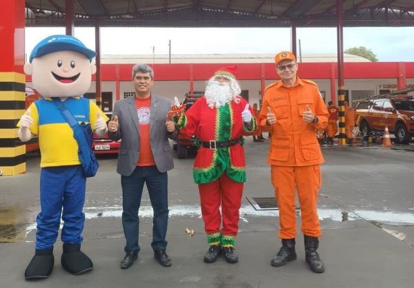 Bombeiros Militares e Carteiros lançam oficialmente a Campanha Papai Noel dos Correios 2024