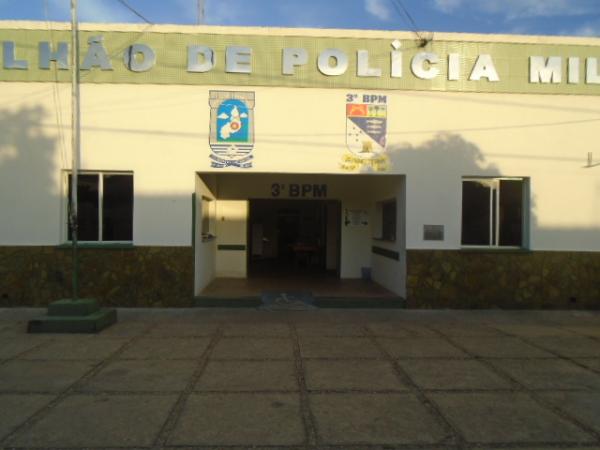 Moto é furtada enquanto dono fazia compras na feira livre de Floriano