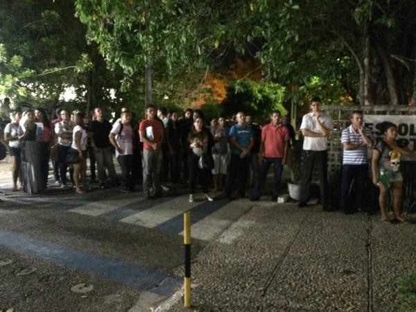 Homens em carro abordam e assaltam aluna de jornalismo próximo a UESPI