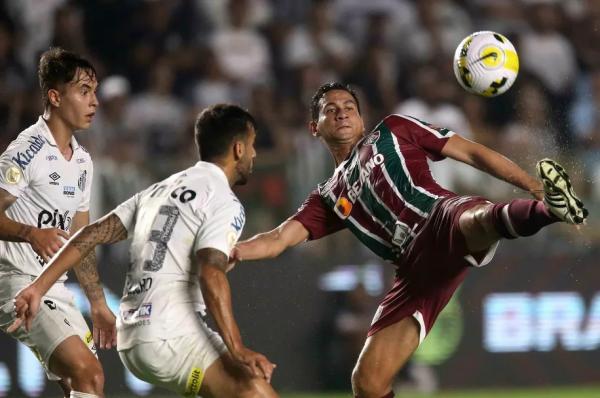Fluminense sai da Vila com empate amargo, mas que só foi possível pela ousadia premiada