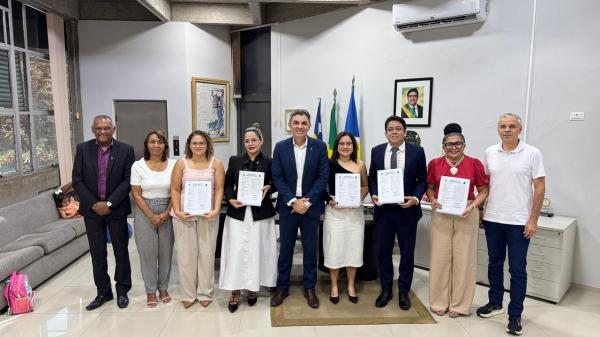 Novos professores tomam posse e vão reforçar ensino nos campi da Uespi