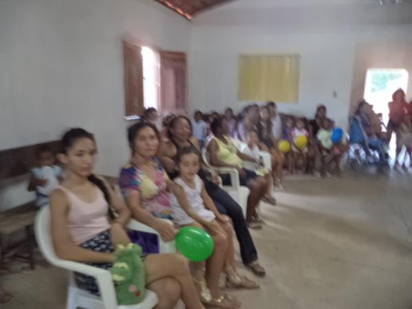 Associa&ccedil;&atilde;o de moradores promove festa para as crian&ccedil;as do bairro Irapu&aacute; II.(Imagem:FlorianoNews)