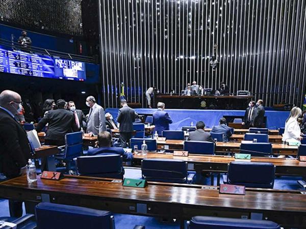 Bolsonaro sanciona lei que torna obrigatório sigilo de dados de pessoas que vivem com HIV