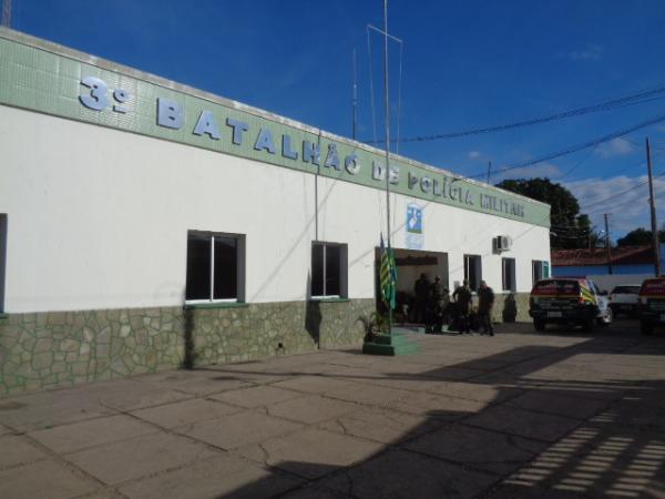 Plantão da PM registra assaltos e roubo de veículo em Floriano