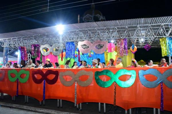 Desfile das Escolas de Samba encanta público na Avenida Getúlio Vargas.(Imagem:Secom)