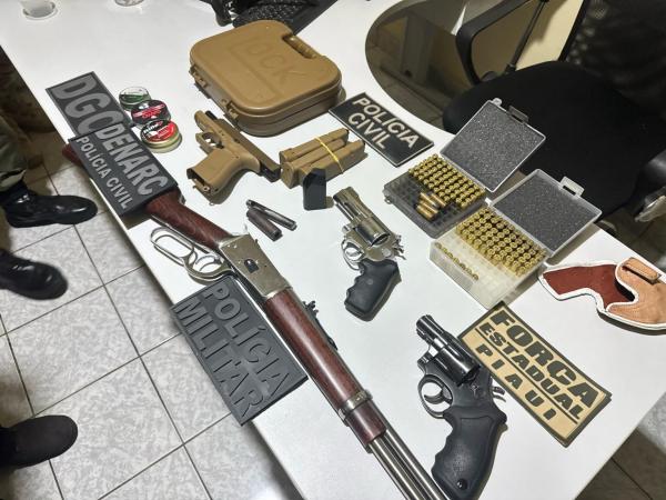 Operação prende integrantes de facções e apreende armas e drogas no Sul do Piauí