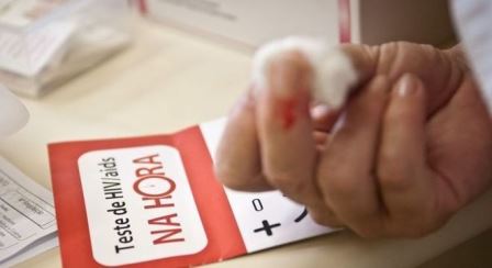 Anvisa detecta falha em autoteste de HIV do SUS