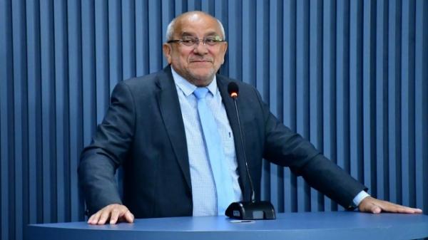 Ver. Antônio José reforça pedido de pavimentação para a estrada entre Floriano e a Manga