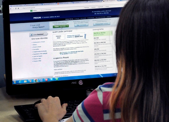 ProUni abrirá inscrições nesta segunda para segundo semestre