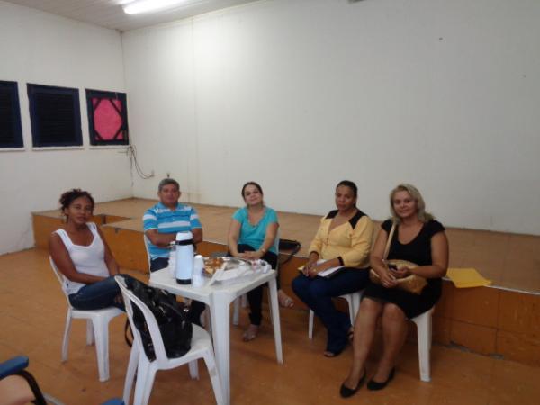 Reunião define estratégias para ação cívico social em Floriano