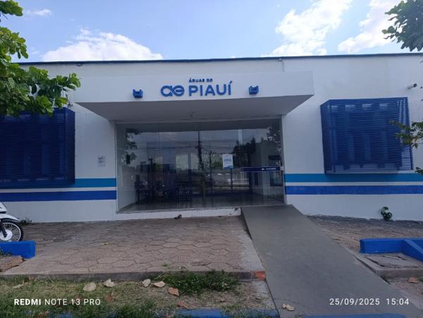 Águas do Piauí realiza manutenção emergencial na rede de abastecimento de Floriano