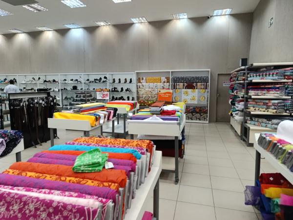 Setor de tecidos do Armazém Paraíba de Floriano recebe novidades e oferece promoções especiais
