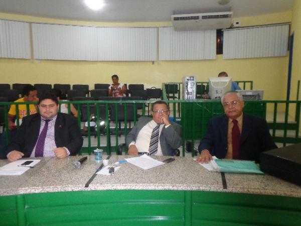 Vereadores Andr&eacute; Melo (PT), Carlos Ant&ocirc;nio (PRTB) e Jos&eacute; Le&atilde;o (PSD).(Imagem:FlorianoNews)