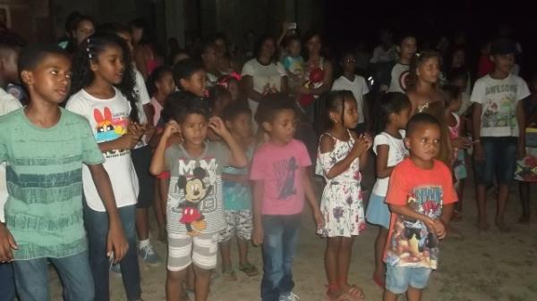 Associa&ccedil;&atilde;o de Moradores da Caixa D&aacute;gua promove festa em homenagem &agrave;s crian&ccedil;as.(Imagem:FlorianoNews)