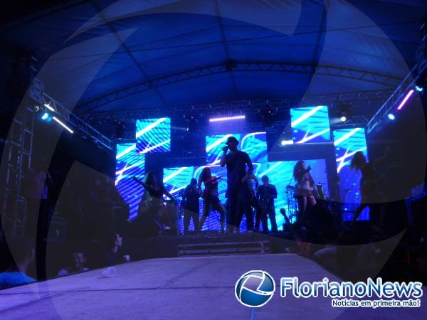 Anivers&aacute;rio de Floriano foi comemorado com festa dan&ccedil;ante.(Imagem:FlorianoNews)