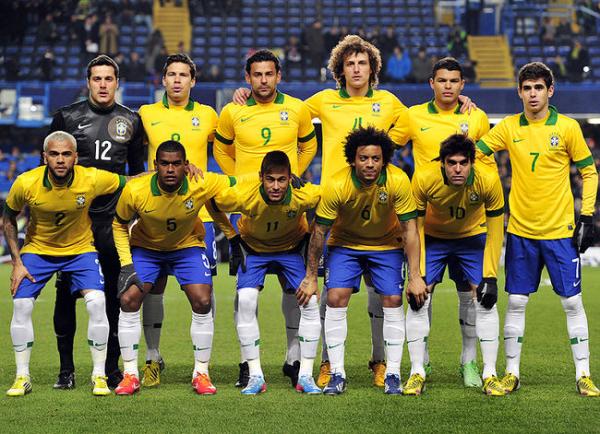 Indisciplina e lesões escalam defesa novata do Brasil contra Equador