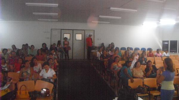Secretaria de Educa&ccedil;&atilde;o realiza reuni&atilde;o com diretores.(Imagem:FlorianoNews)