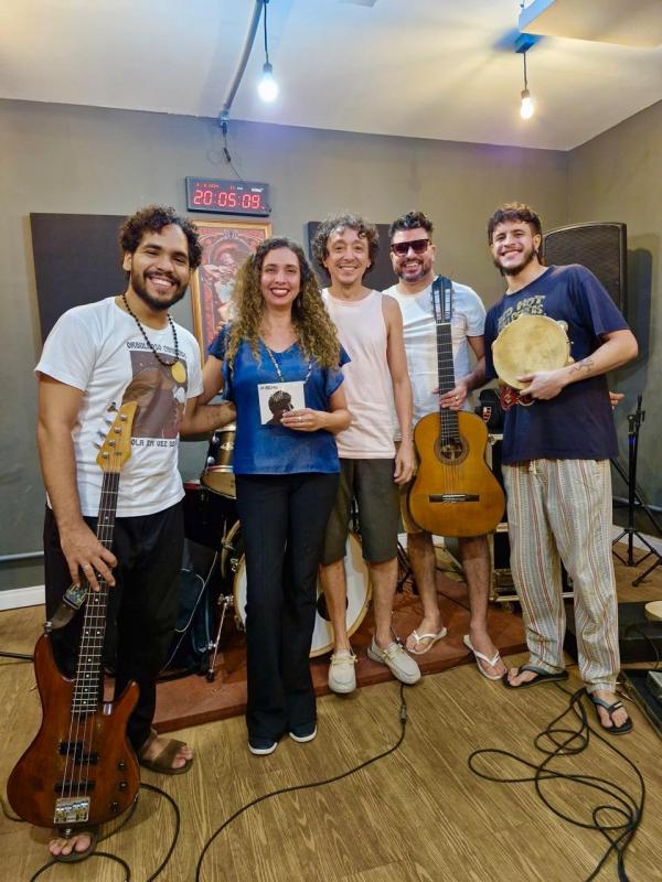 O Poeta e sua Hora traz muita MPB com repertório de sucessos nacionais com os Faustinos
