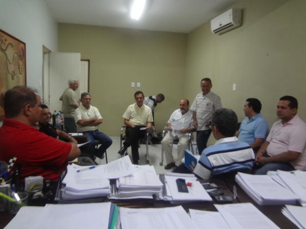 Prefeito eleito de Floriano reuniu equipe de transição