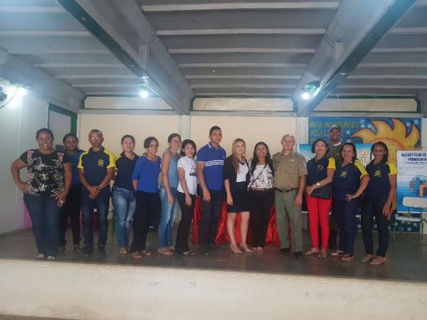 Rotary Clube Princesa do Sul e 3&deg; BPM promovem palestra sobre resist&ecirc;ncia &agrave;s drogas.(Imagem:FlorianoNews)