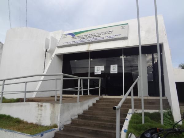 Homem é preso acusado de roubo de moto
