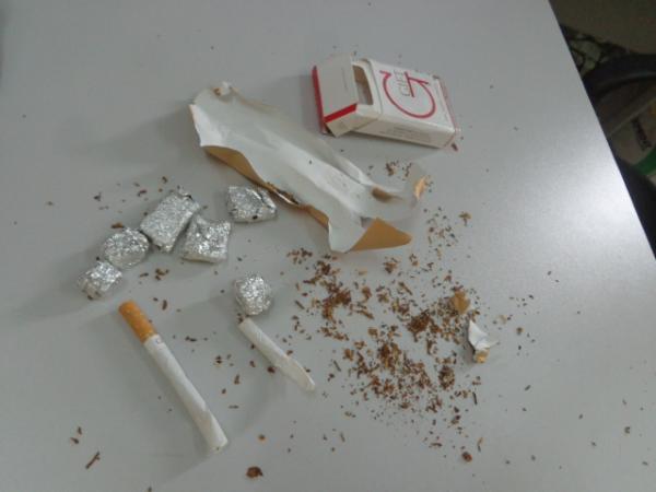 Opera&ccedil;&atilde;o Policial resulta em pris&atilde;o de traficante e apreens&atilde;o de drogas em Floriano.(Imagem:FlorianoNews)