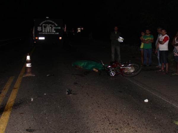 Acidente entre ônibus e moto deixa dois irmãos mortos na BR-343 no PI