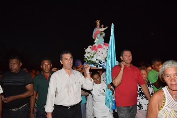 Gilberto Júnior participa da procissão de Nossa Senhora da Guia