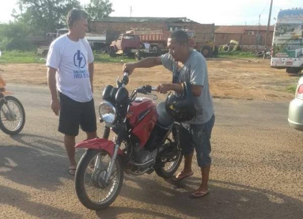 Ônibus colide com motocicleta no bairro Sambaíba(Imagem:Reprodução/WhatsApp)