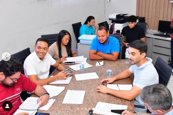 Comissões da Câmara de Floriano se reúnem para discutir incentivo financeiro a agentes de saúde