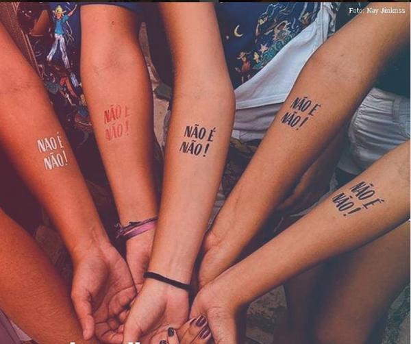  Campanha distribui tattoos e combate importuna&ccedil;&atilde;o sexual nos bloquinhos(Imagem:Nay Jinknss/instagram/nao&eacute;nao)