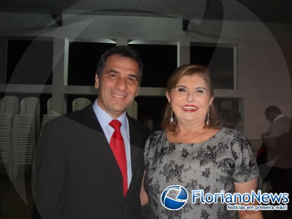 Prefeito Gilberto J&uacute;nior prestigiou diploma&ccedil;&atilde;o da turma de Direito da FAESF.(Imagem:FlorianoNews)
