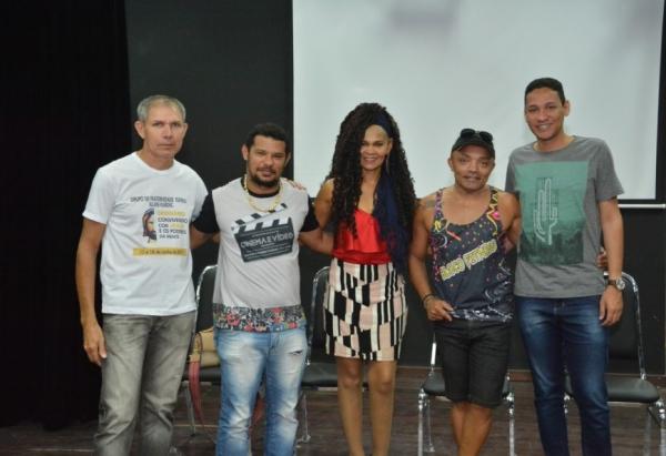 Estação Cidadania Nivaldo Jr recebe artistas locais e a comunidade em Floriano