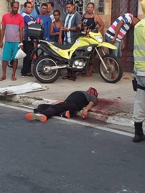 Após assaltar e matar ambulante, suspeito é apedrejado até a morte