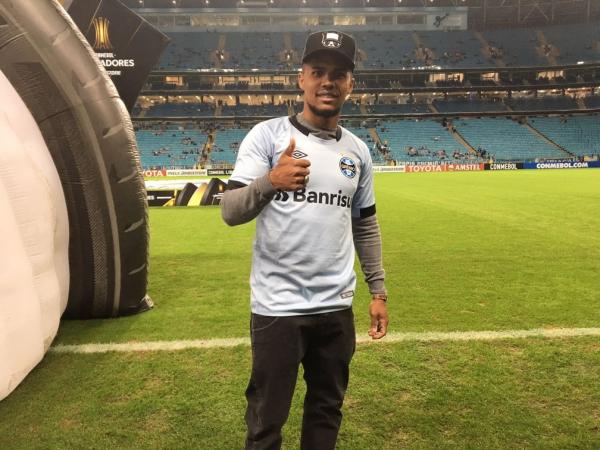 Pendências com a Juventus são resolvidas, e Grêmio prepara contrato de Douglas Costa