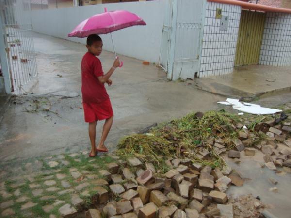 Rua destruida(Imagem:reda&ccedil;&atilde;o)