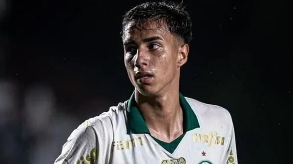 Manchester City faz proposta histórica por zagueiro do Palmeiras, diz jornalista