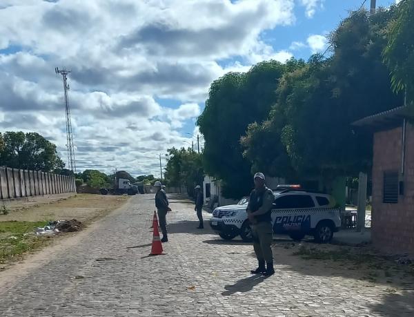 3&ordm; BPM realiza blitzs volantes em bairros de Floriano para refor&ccedil;ar seguran&ccedil;a e coibir infra&ccedil;&otilde;es(Imagem:Divulga&ccedil;&atilde;o/PM)