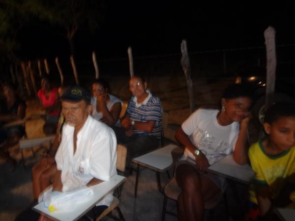 Teatro Itinerante atraiu p&uacute;blico na localidade U&iacute;ca.(Imagem: FlorianoNews)