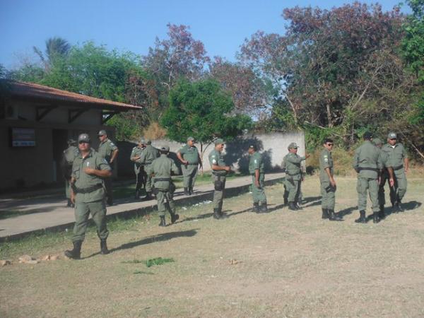 Pol&iacute;cia Militar realiza opera&ccedil;&atilde;o Bairro Seguro em Floriano.(Imagem:FlorianoNews)