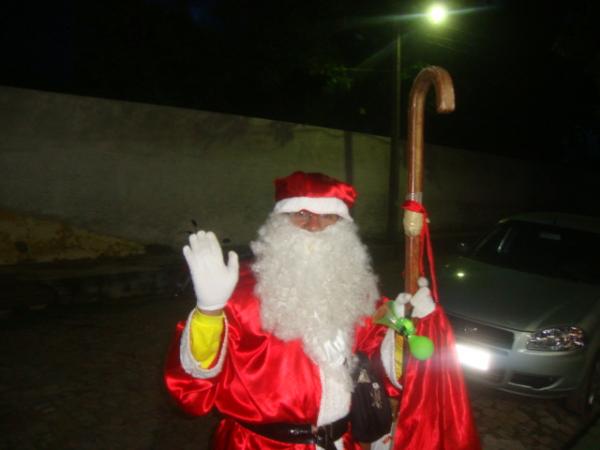 Em Floriano: Papai Noel para a entidade Allan Kardec(Imagem:reda&ccedil;ao)