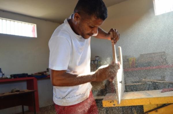 Al&eacute;m da prepara&ccedil;&atilde;o para o mercado de trabalho, as atividades propiciam a remi&ccedil;&atilde;o de pena e diminui&ccedil;&atilde;o da densidade populacional nos pres&iacute;dios do Estado.(Imagem:Ascom Sejus)
