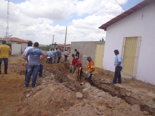 Prefeitura de Bar&atilde;o de Graja&uacute; d&aacute; in&iacute;cio &agrave;s obras de amplia&ccedil;&atilde;o da rede de distribui&ccedil;&atilde;o de &aacute;gua.(Imagem:FlorianoNews)