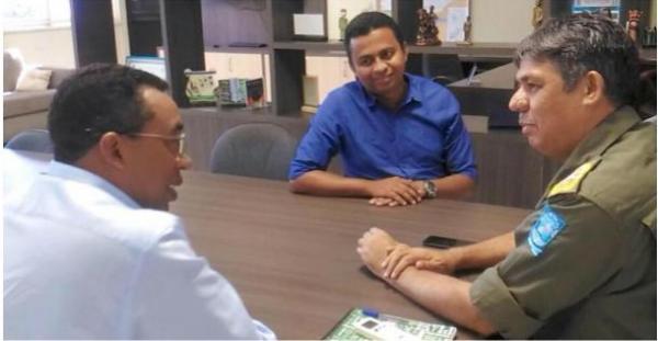 Prefeito de Floriano tem audi&ecirc;ncia com novo Comandante da Pol&iacute;cia Militar.(Imagem:FlorianoNews)