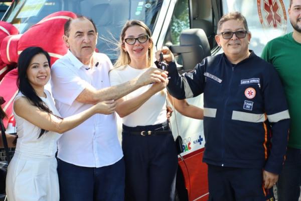 129 ANOS: Prefeitura de Floriano entrega ve&iacute;culos e equipamentos para fortalecer sa&uacute;de, educa&ccedil;&atilde;o e infraestrutura(Imagem:Secom)
