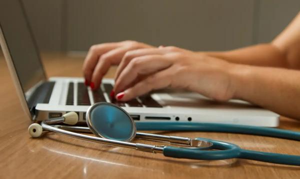 30% das faculdades de medicina tiveram desempenho insatisfatório(Imagem:National Cancer Institute/Unsplash)