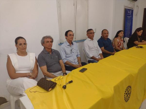 Rotary Club de Floriano homenageia Dr. Beethoven Brand&atilde;o em celebra&ccedil;&atilde;o ao Dia da Bandeira(Imagem:FlorianoNews)